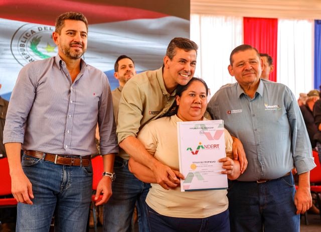 Entrega de títulos Santa Teresa - Reforma Agraria