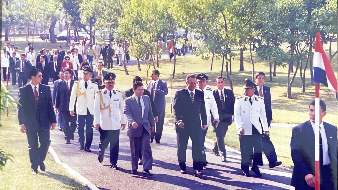 Intento de golpe del 96: “El general Lino Oviedo no hará entrega del Comando del Ejército”