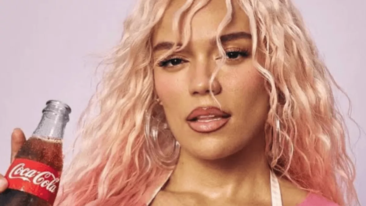 Coca-Cola y Karol G crean exitosa colaboración en video musical