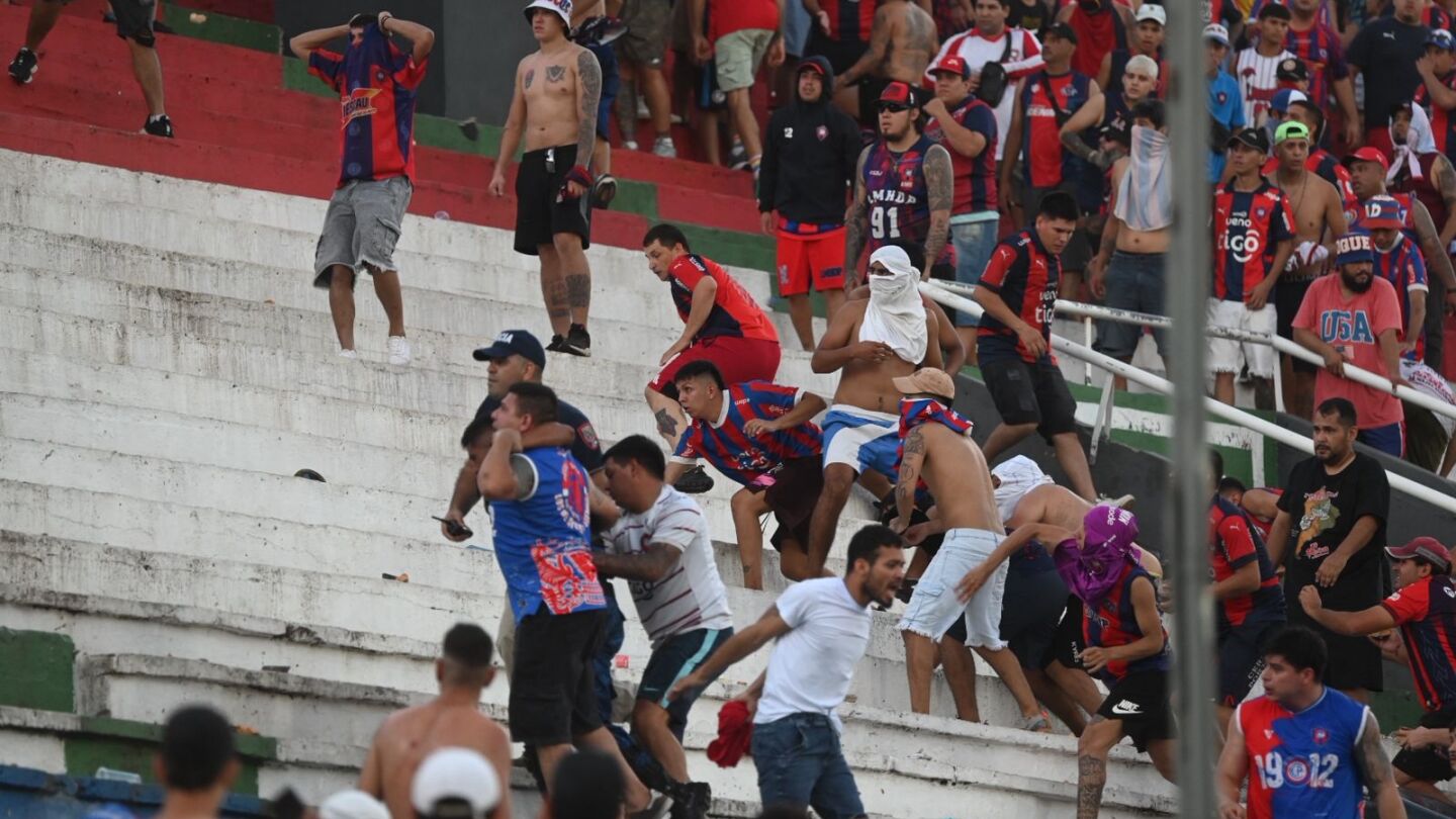 Video: Hinchas de Cerro difunden un compilado de imágenes previo a los disturbios en el clásico