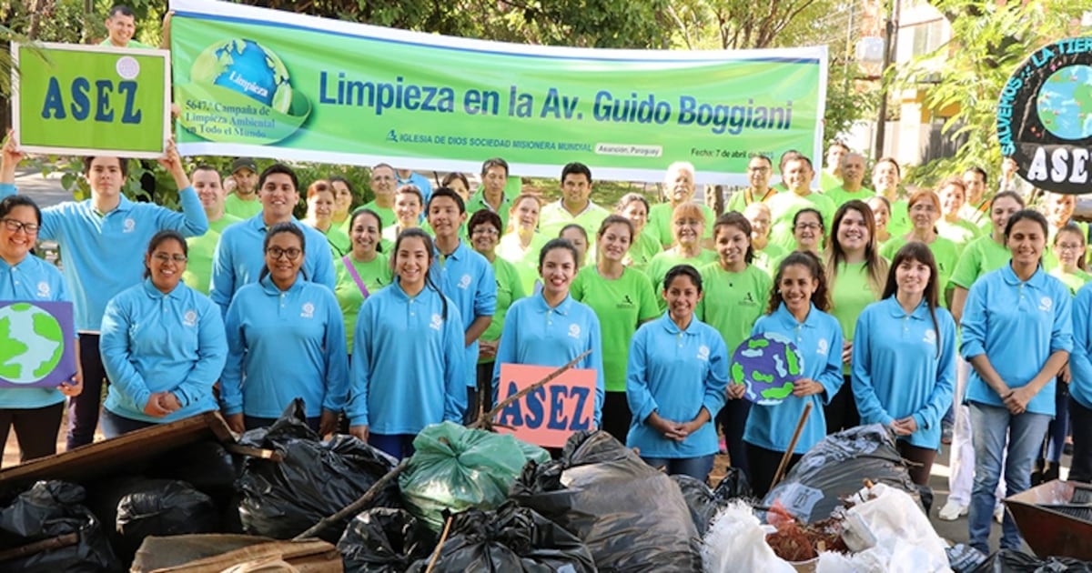 Universitários organizam jornada de limpeza na Costanera de Asunción
