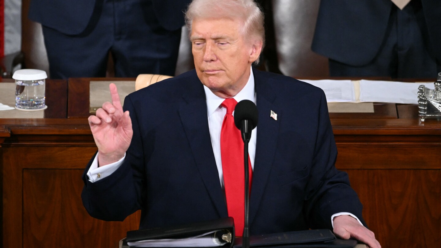 Trump diz que EUA escoltarão navios através do estreito de Ormuz a partir de segunda-feira