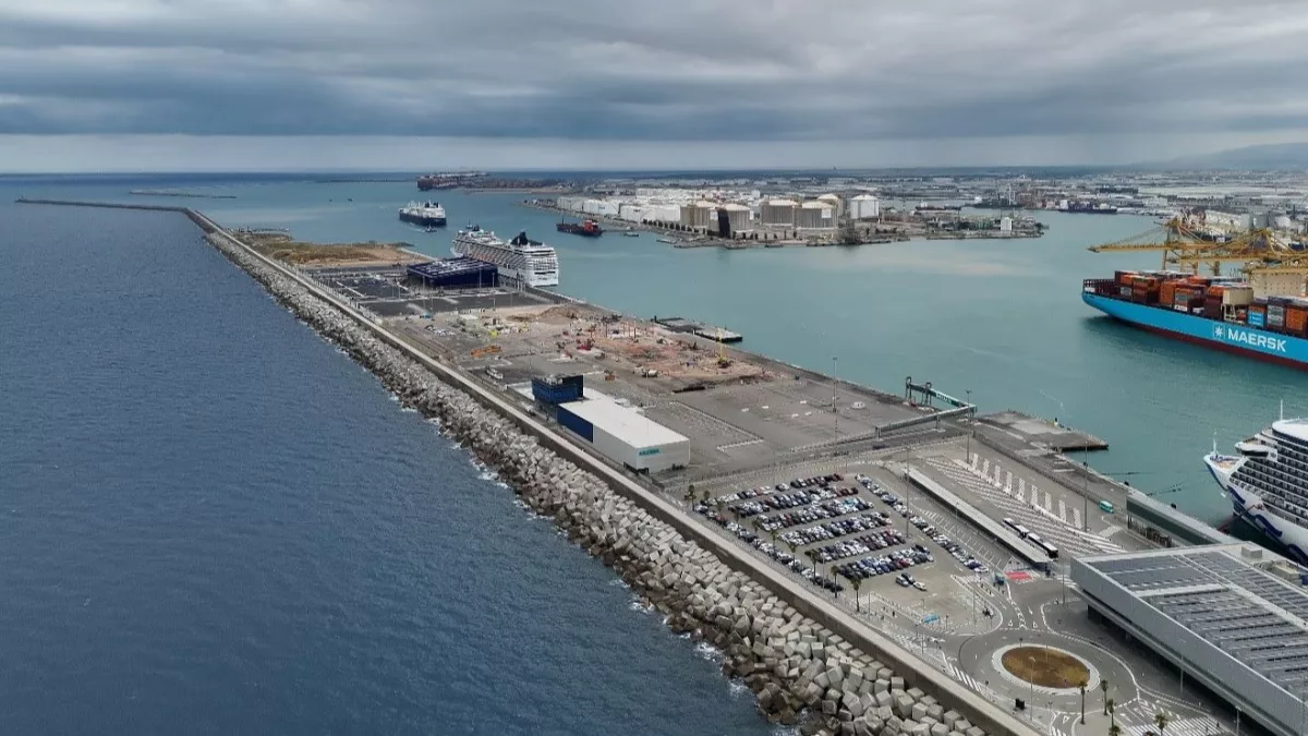 Porto de Barcelona adjudica contrato de 10,4 milhões de euros para sistema elétrico de navios de cruzeiro