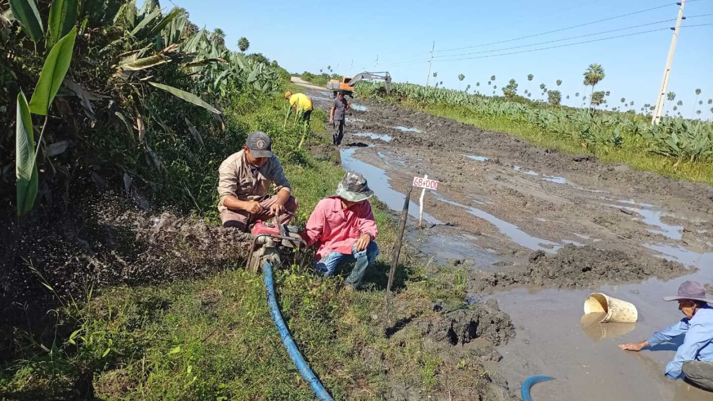Alto Chaco: Usan motobombas para romper aislamiento de casi un mes