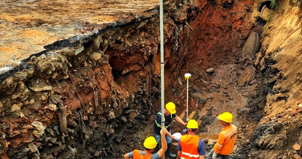 Avanza rehabilitación de avenida Avelino Martínez con obras de drenaje pluvial