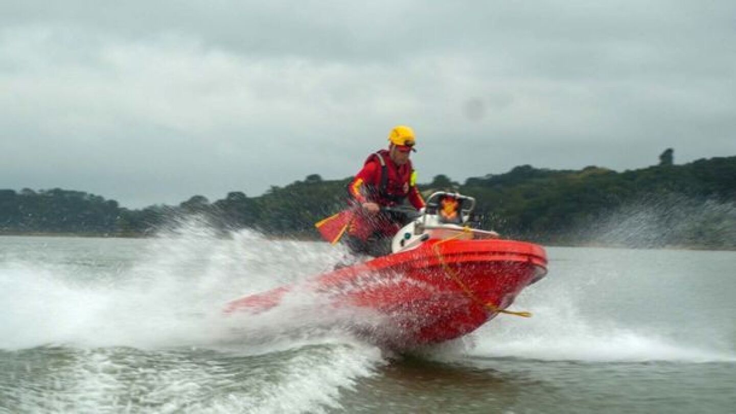 Bomberos realizan curso táctico de rescate en las cataratas del Iguazú