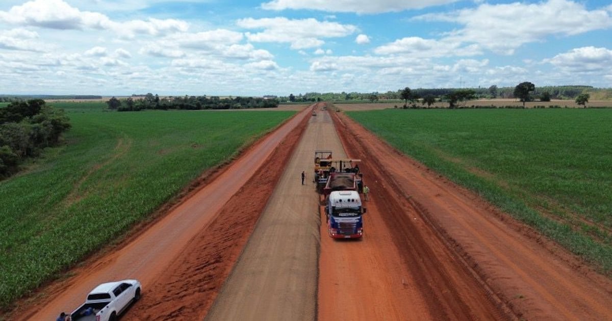 Avanza pavimentación de la ruta D007 en Caaguazú