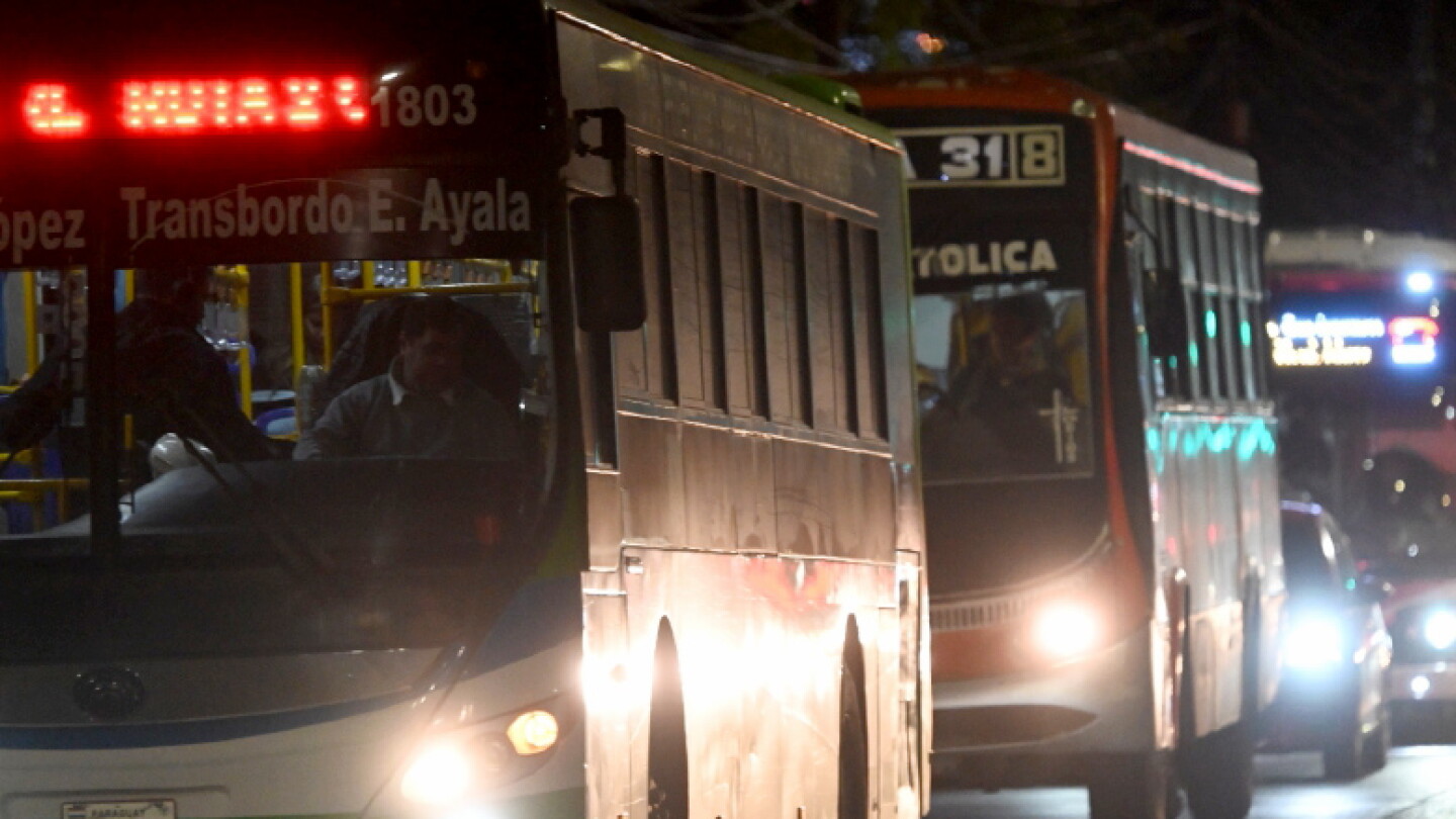 VMT observa más buses tras uso de GPS contra reguladas