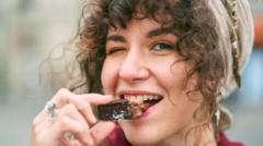 Masticar bien los alimentos mejora la actividad cerebral y la salud integral