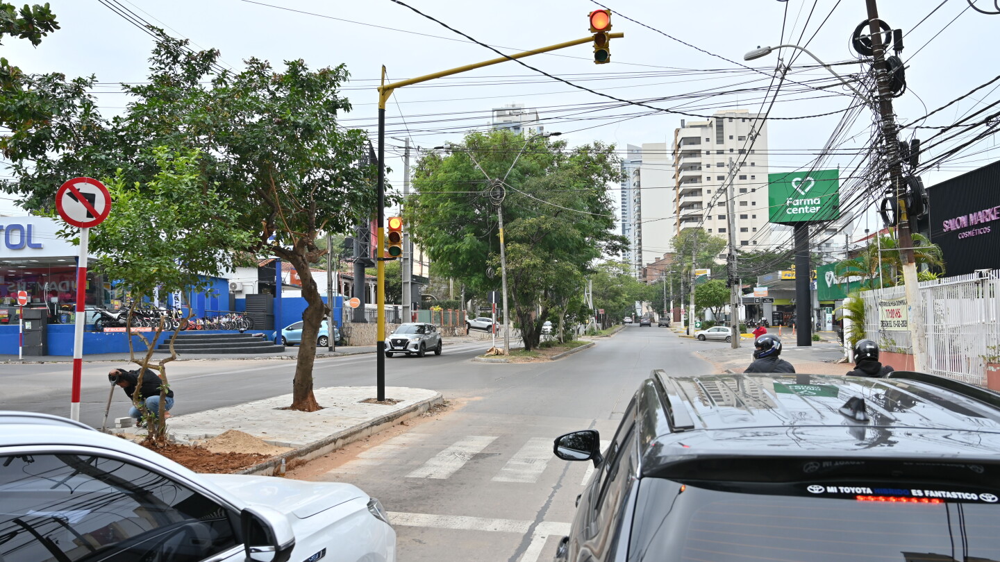 Analizan programación de semáforos en zona de Molas López para mejorar fluidez vehicular