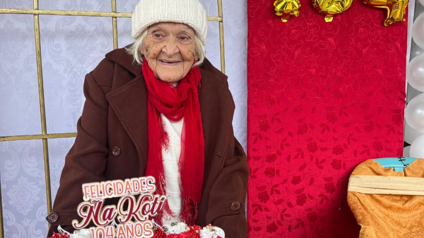 Doña Clotilde celebró 104 años de vida y emociona a toda la comunidad en San Estanislao