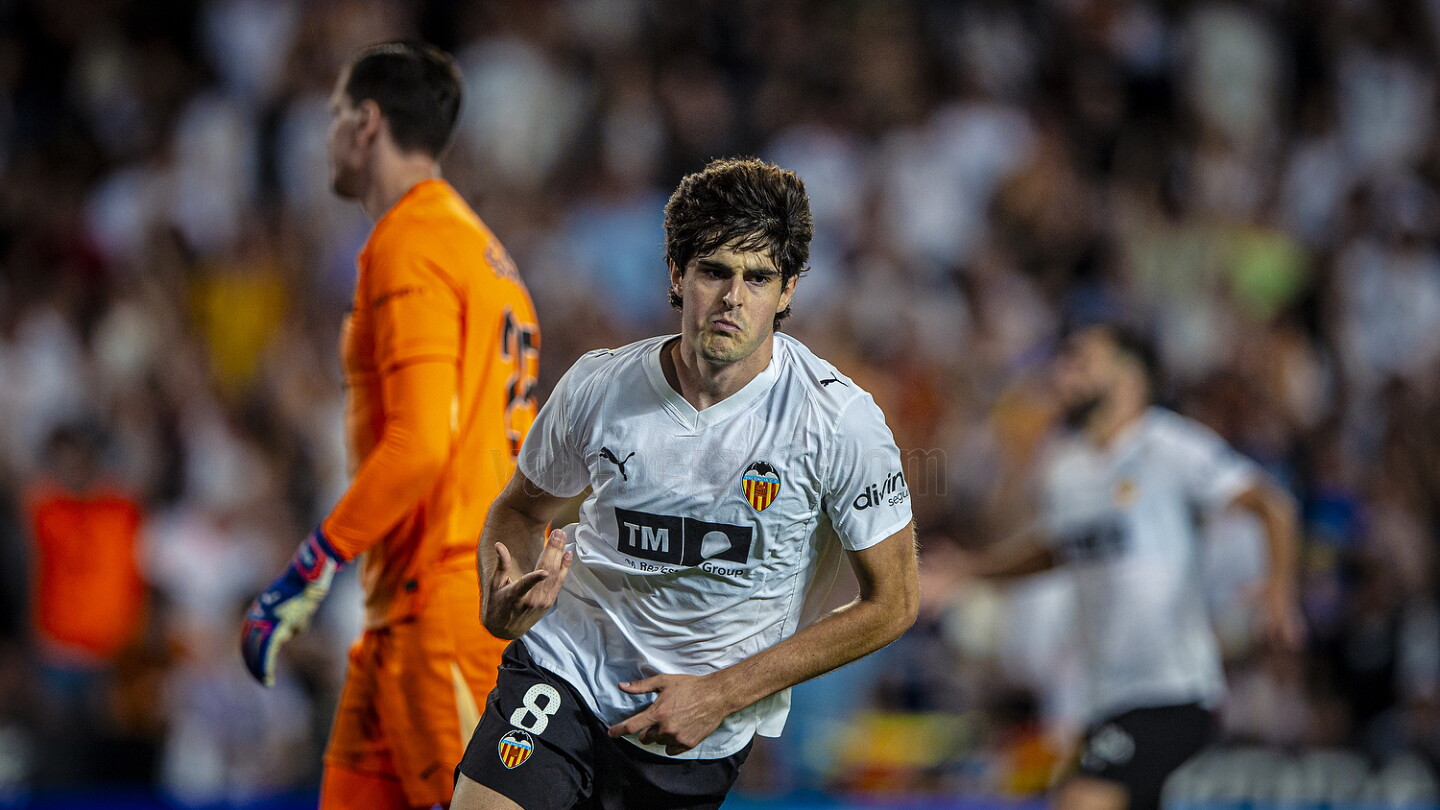 Valencia vence al campeón pero se queda sin Europa