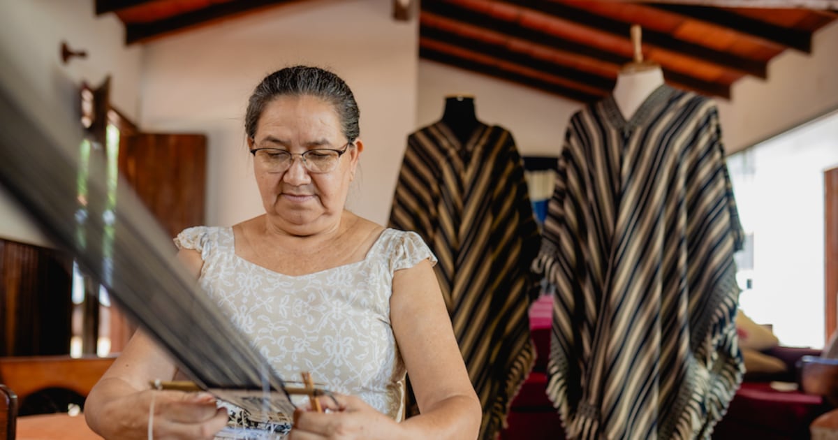 Escuela de Salvaguarda del Poncho Para'i: preservación de saberes ancestrales