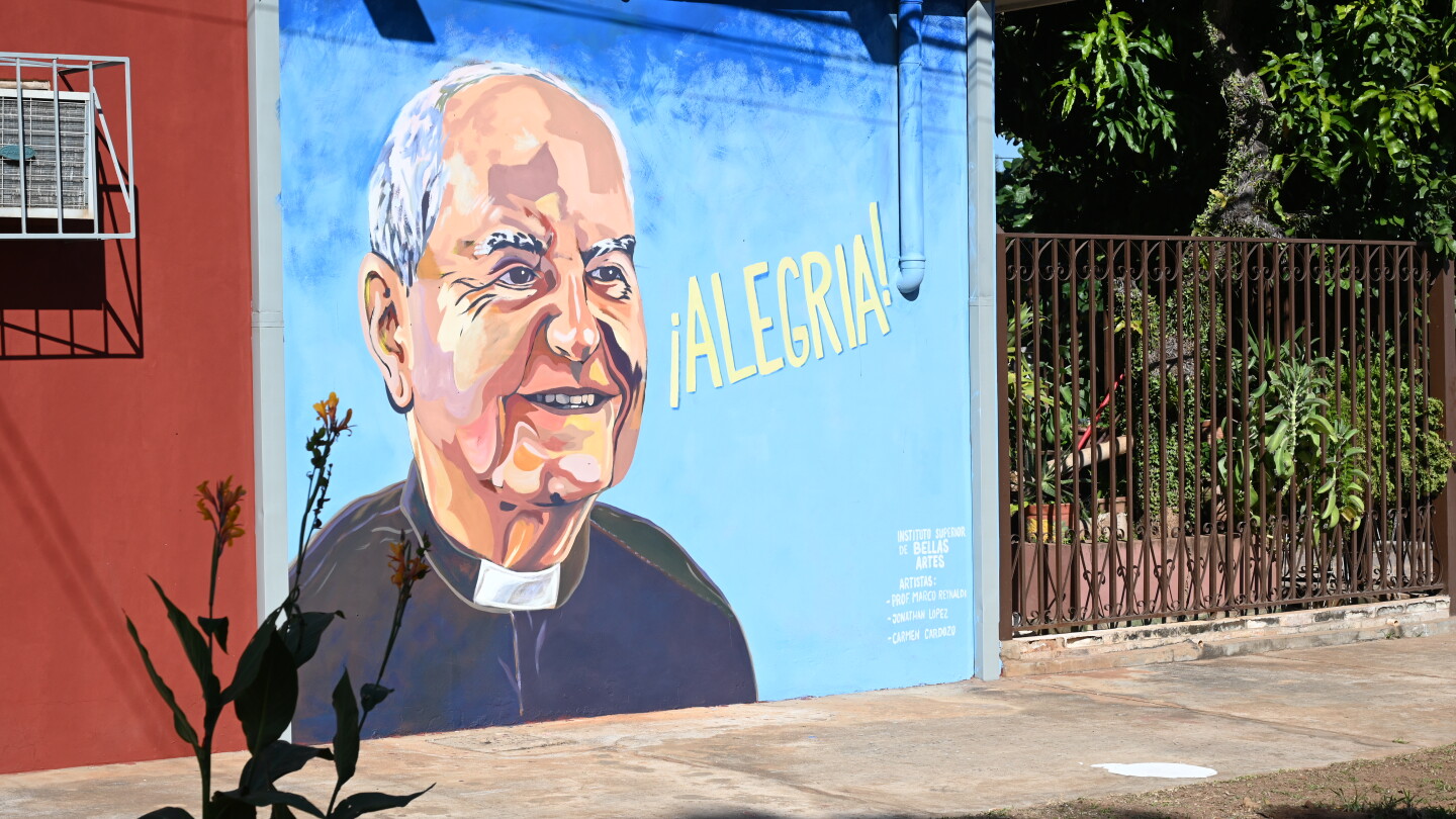 Alegría, un mural homenajea al padre Zanardini en Limpio