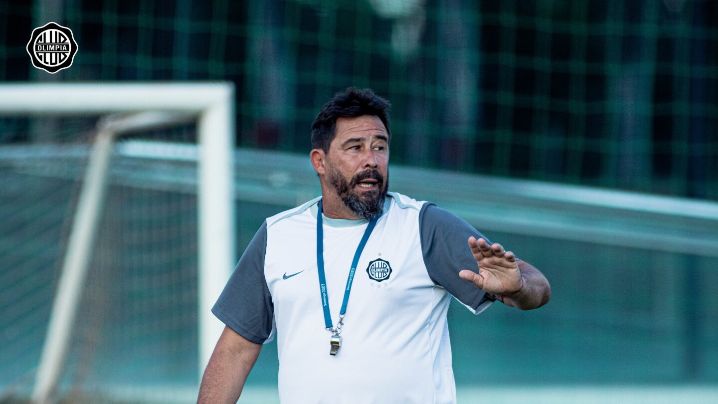 El DT Sánchez tiene bajas y dudas para medir a Audax