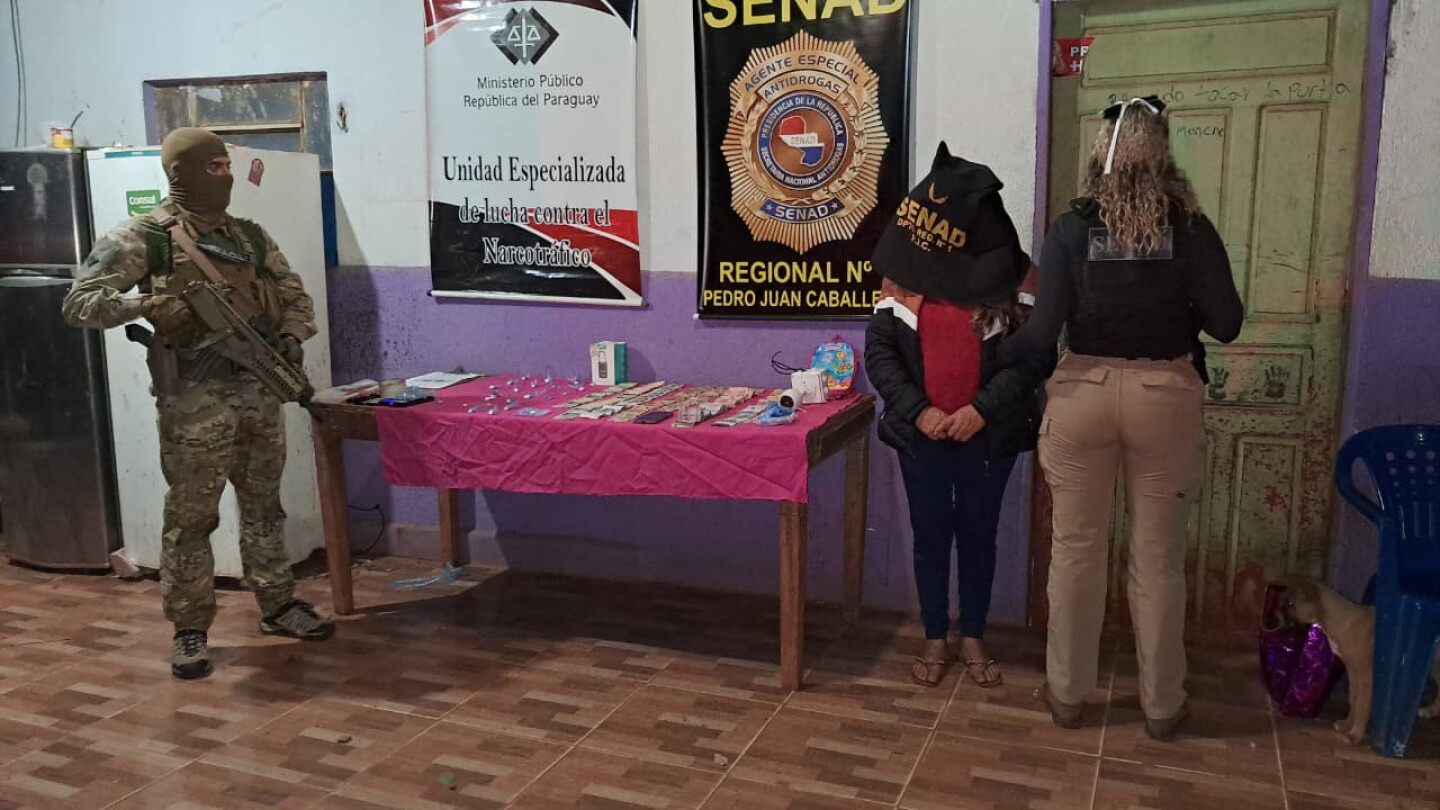 Supuesta vendedora de cocaína es detenida en flagrancia en Pedro Juan Caballero