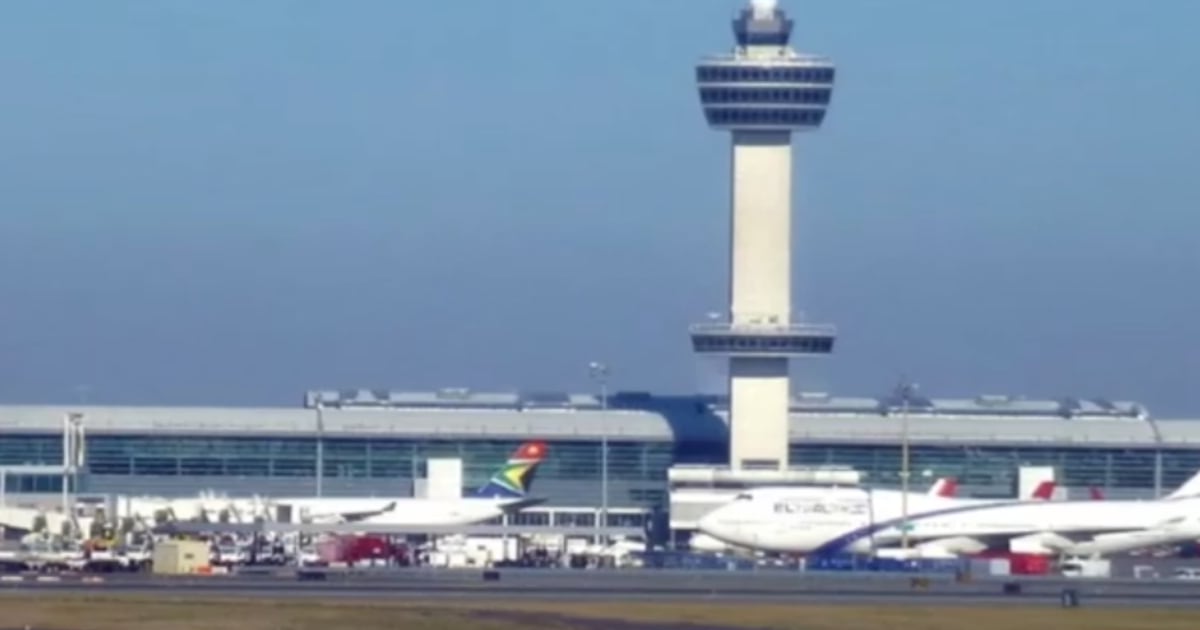 EE. UU. refuerza controles sanitarios en aeropuerto JFK por brote de ébola
