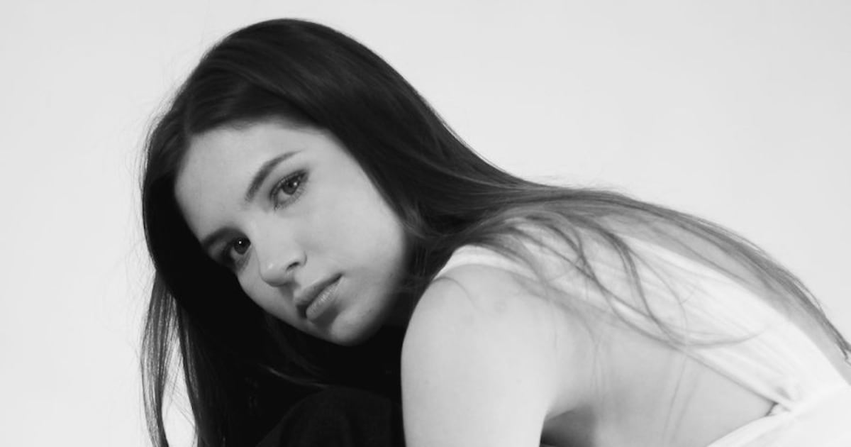 Mavi Zacarías presenta su disco debut 'bitAcOra', un proyecto que fusiona géneros latinoamericanos