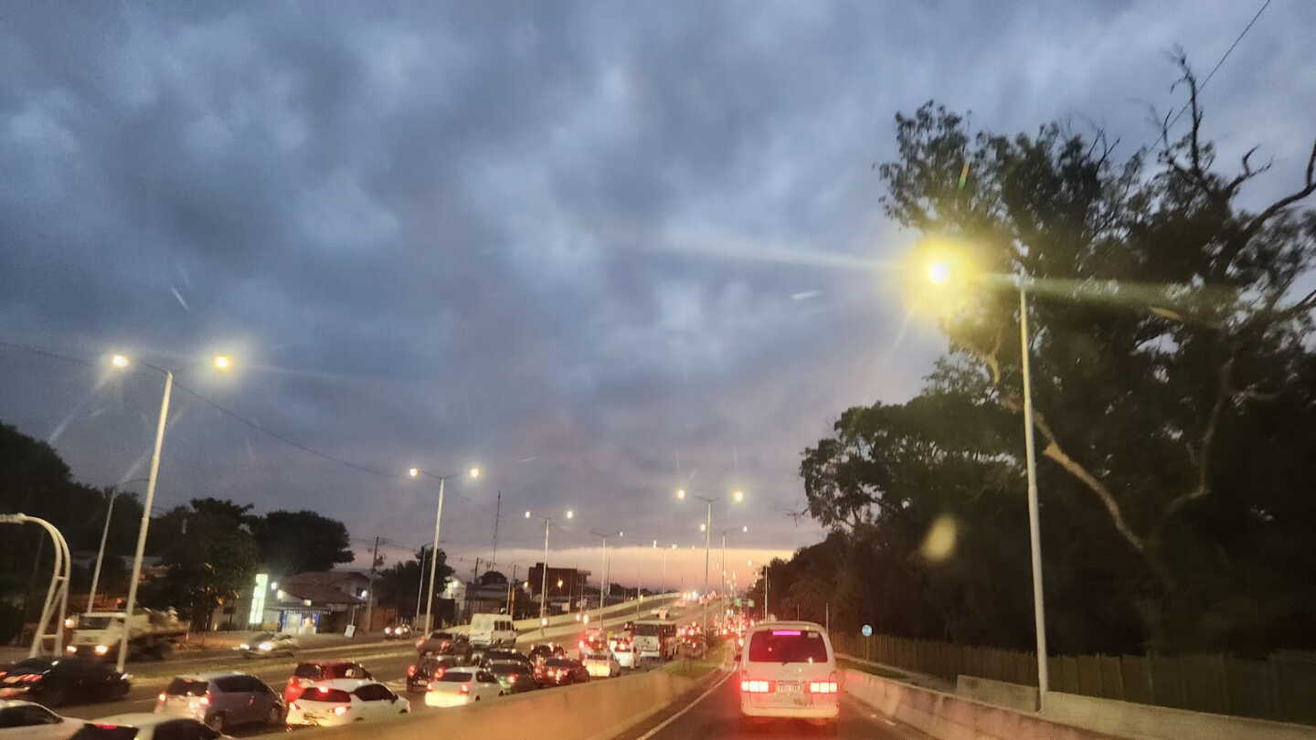 Domingo con clima muy otoñal en Paraguay: Ambiente fresco a cálido, mucha humedad y lloviznas