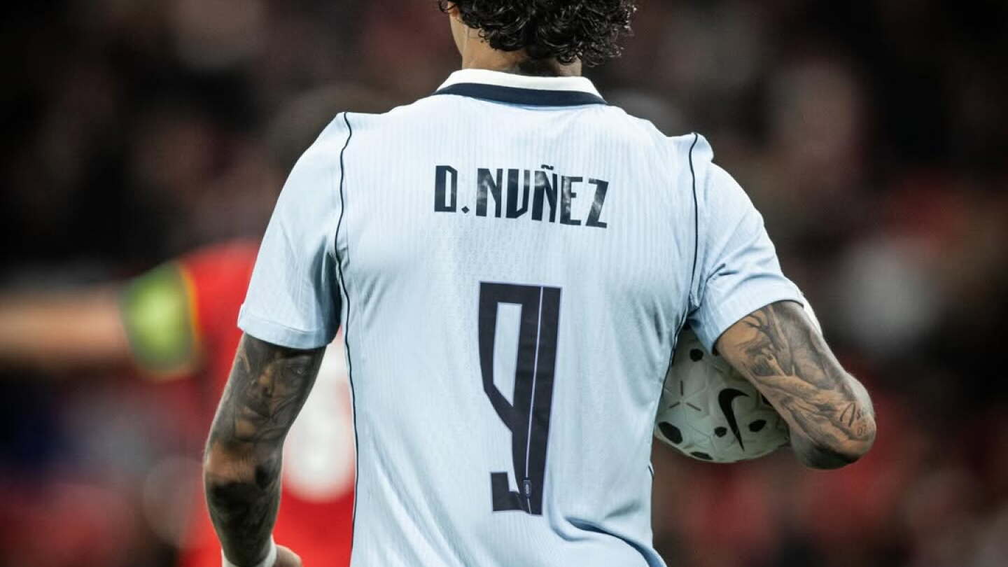 Darwin Núñez hereda en Uruguay el 9 de Luis Suárez