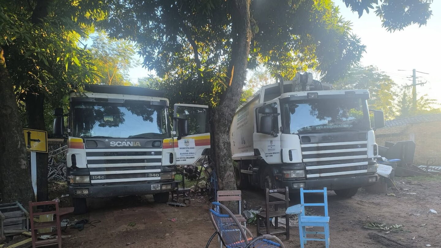 Carnean camiones recolectores de basura y los dejan fuera de servicio en Eusebio Ayala