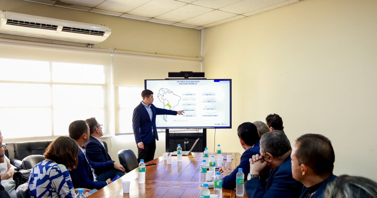 Prefectos brasileños exploran oportunidades de inversión y cooperación en Paraguay