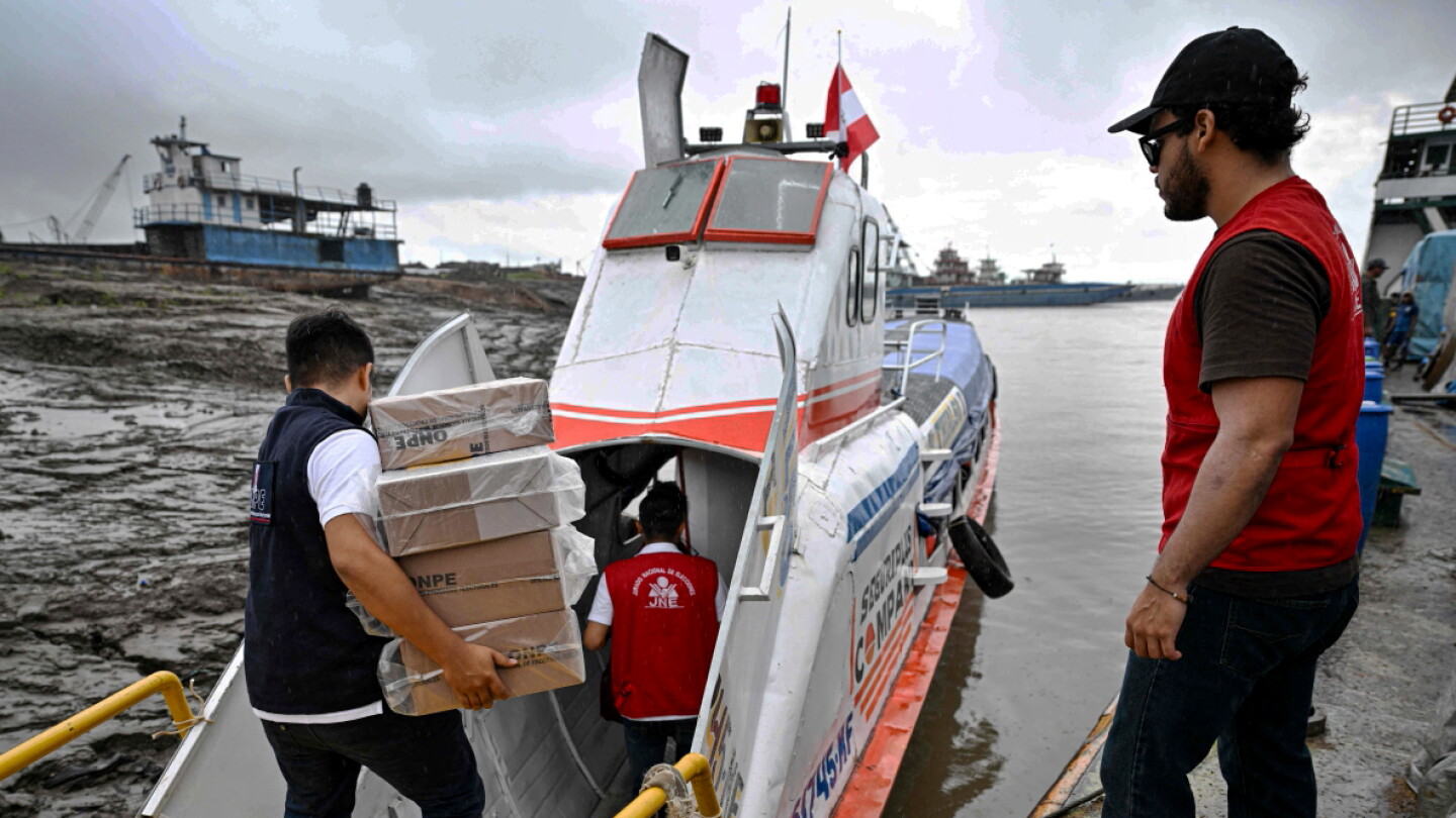 Peru irá ao segundo turno com número recorde de observadores