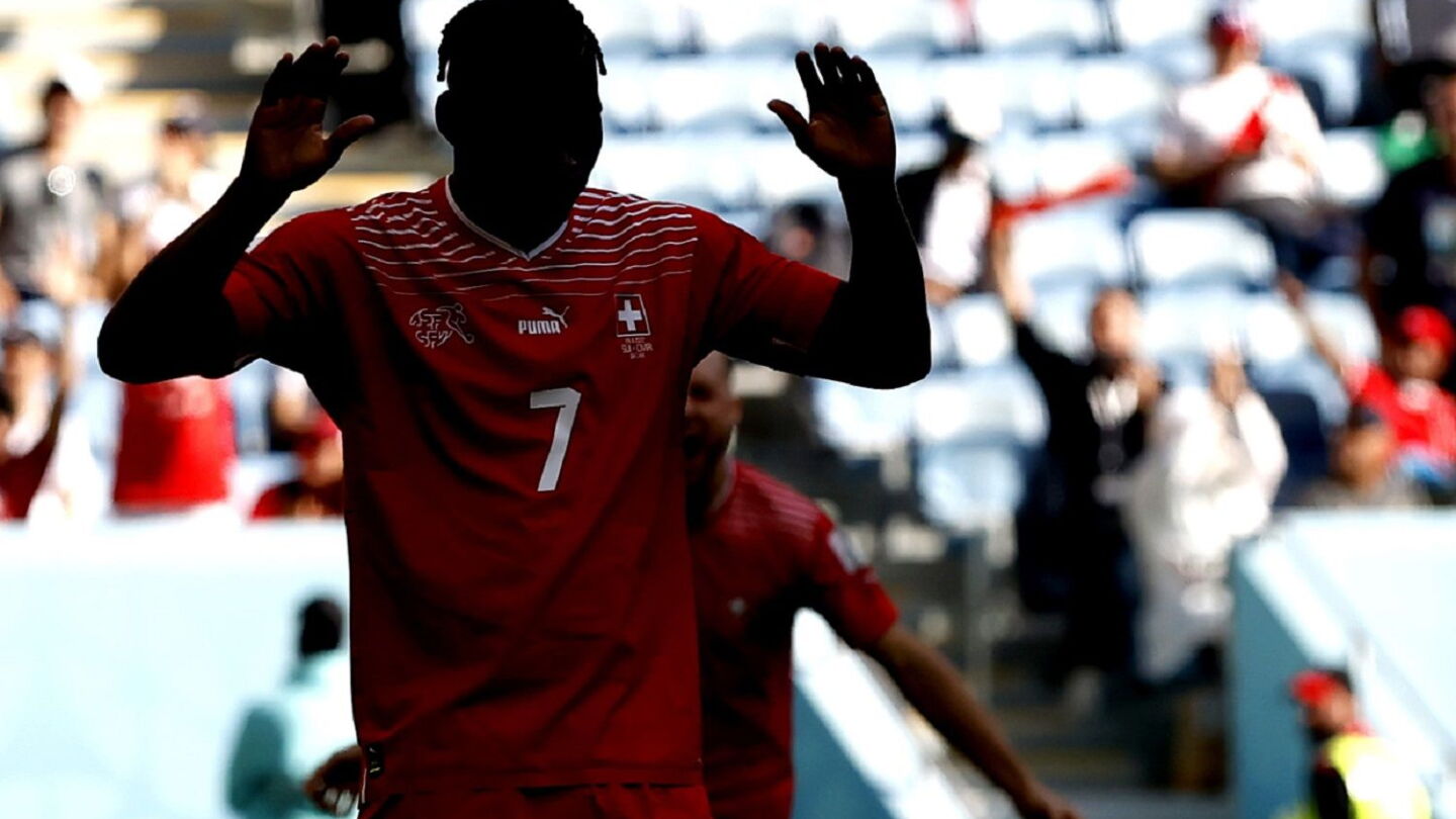 Embolo logra finalmente el visado de EEUU y se incorpora a la selección suiza este viernes