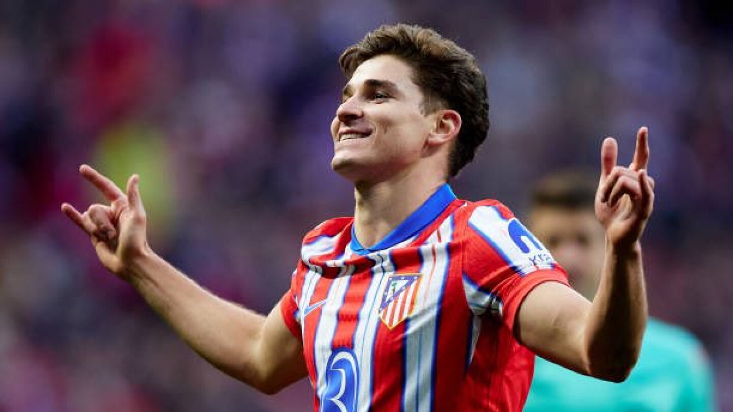 Atlético rechaza millonaria oferta por Julián Álvarez