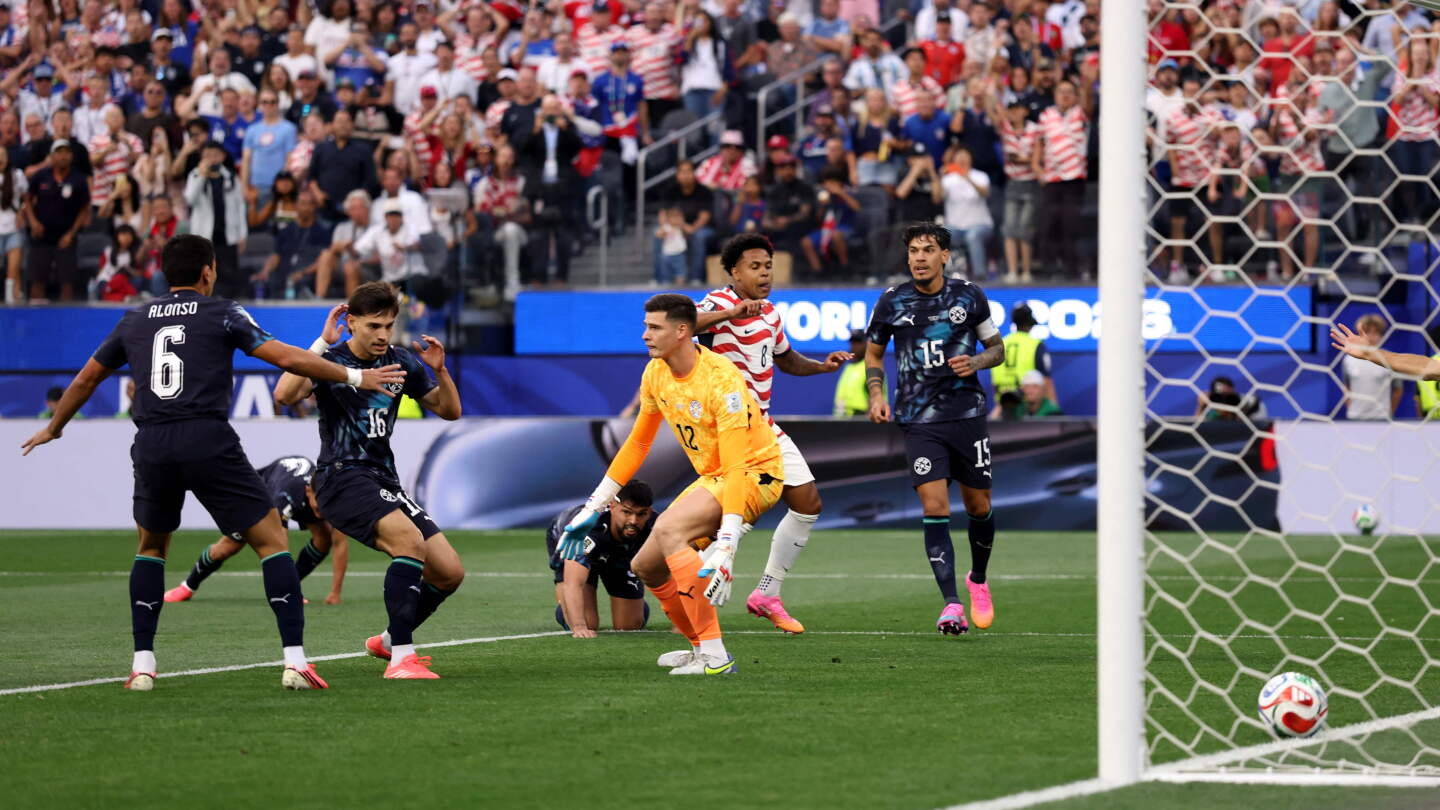 Paraguay registra el primer autogol del Mundial en enfrentamiento ante Estados Unidos