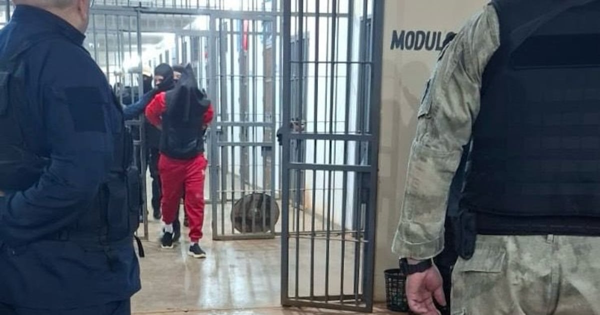 Penal Minga Guazú: com balines de borracha e gás lacrimogêneo controlou-se revolta