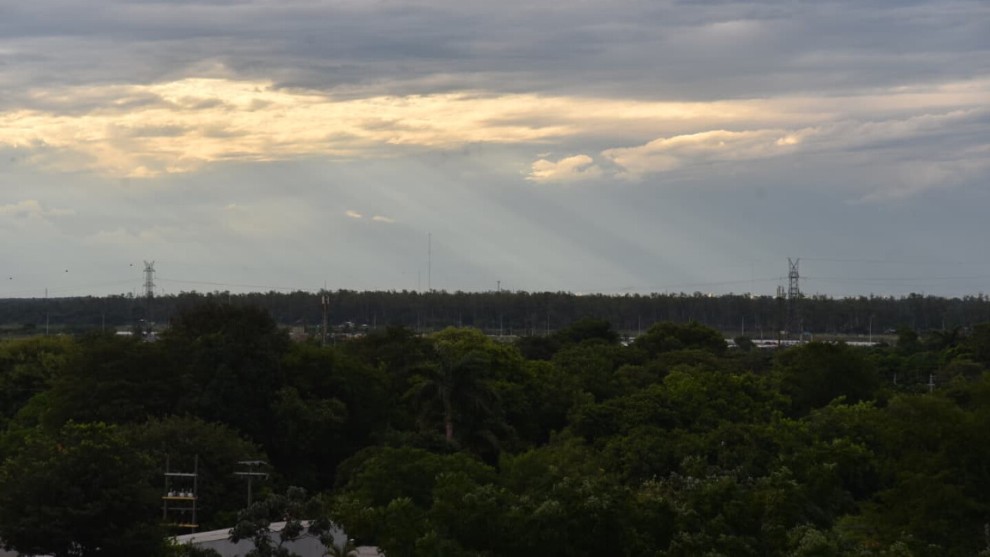 Jueves con leve ascenso de temperatura y lluvias dispersas