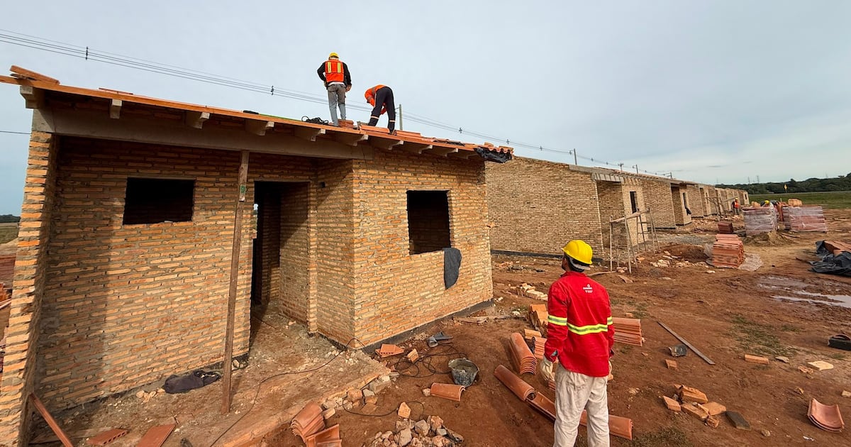 MUVH reporta avance del 50% en construcción de Viviendas Económicas en Coronel Oviedo