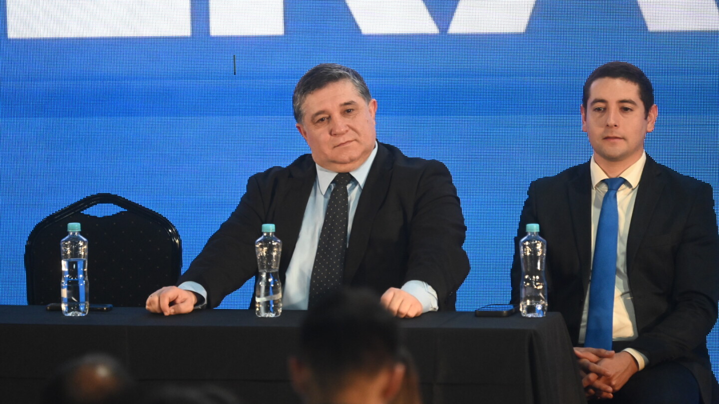 Instam ao titular do PLRA a liderar como oposição radical e pedem atenção à CGR