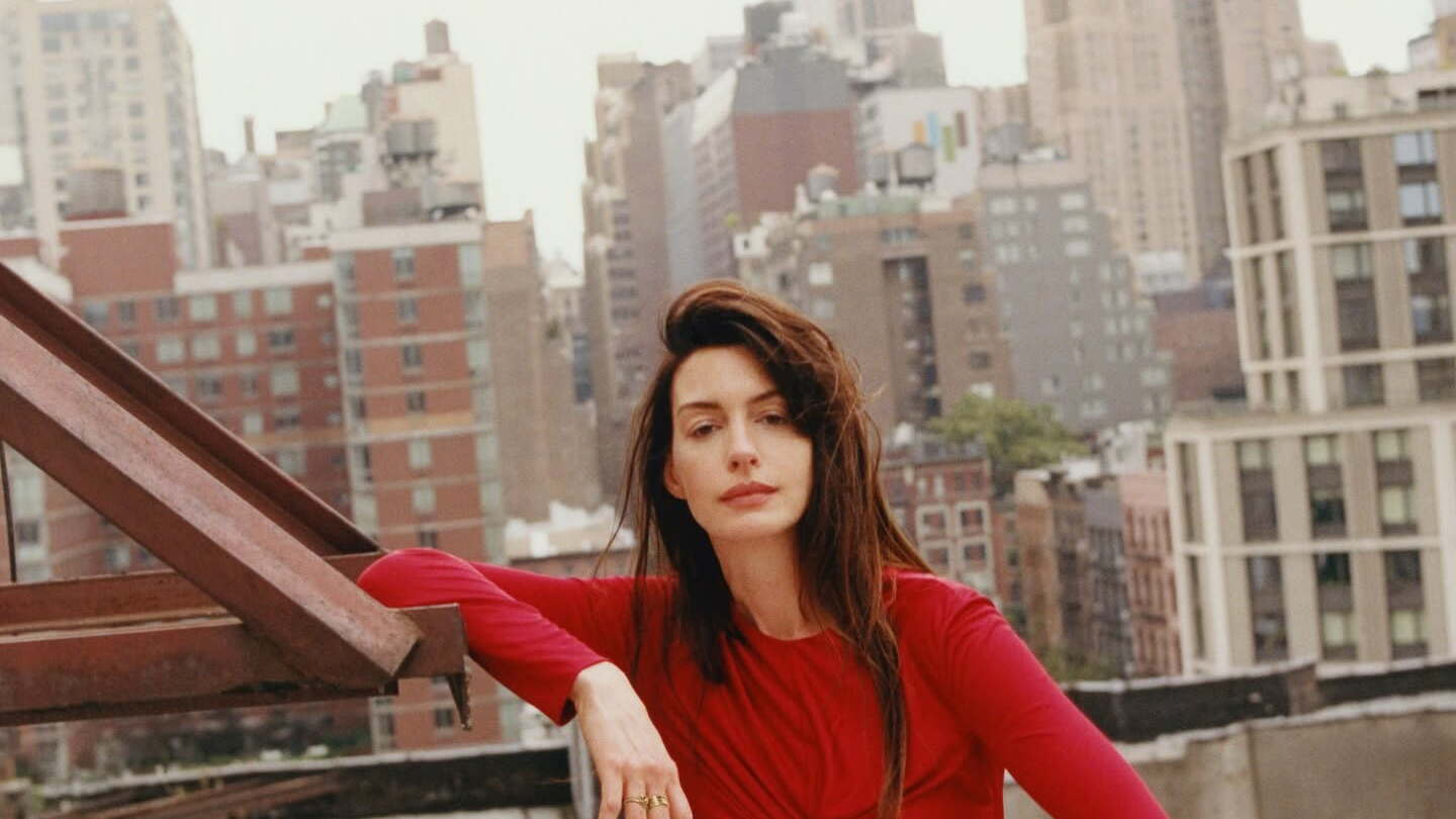 Anne Hathaway anuncia que está grávida de seu terceiro filho