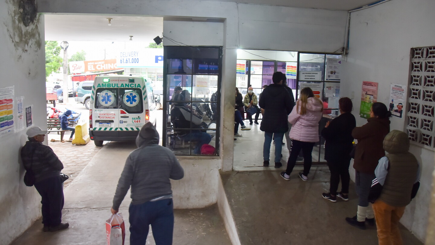 Buscan a familiares de un fallecido por infección pulmonar en el Hospital de Barrio Obrero